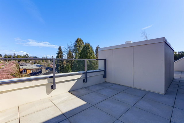 302 - 3590 39th Avenue W