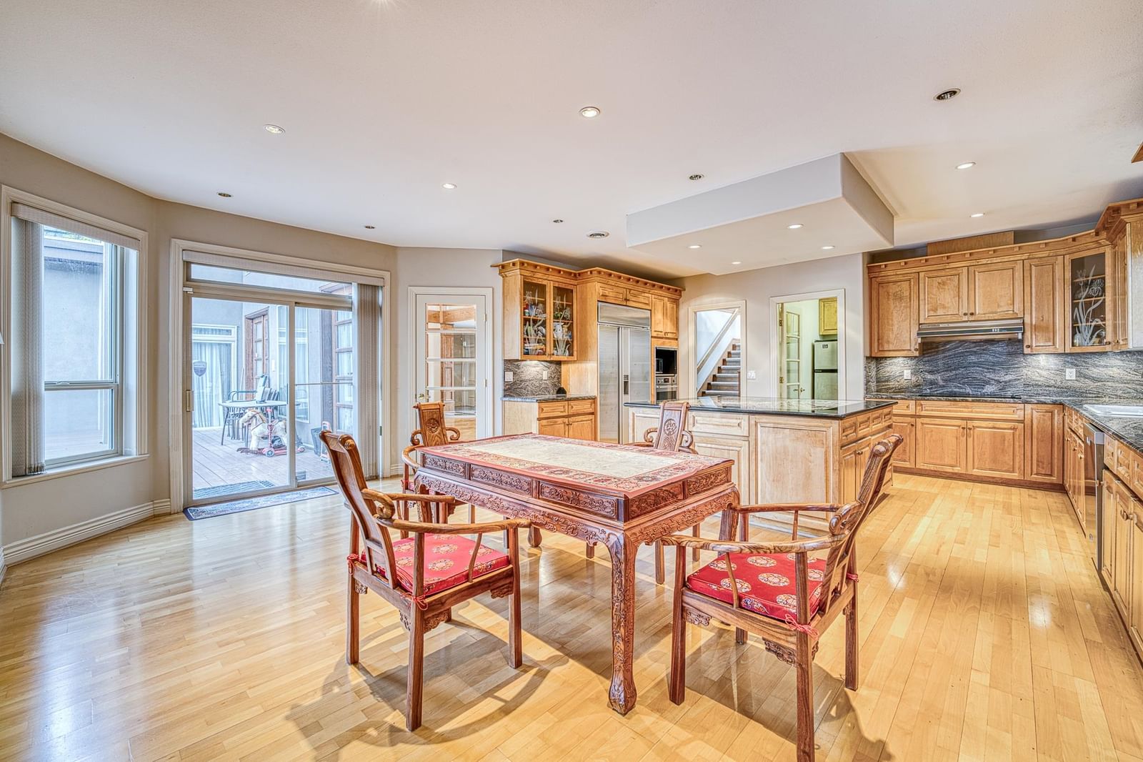 Listing Image 10