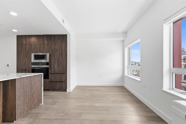 305 - 3590 39th Avenue W