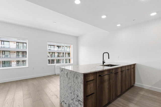 306 - 3590 39th Avenue W