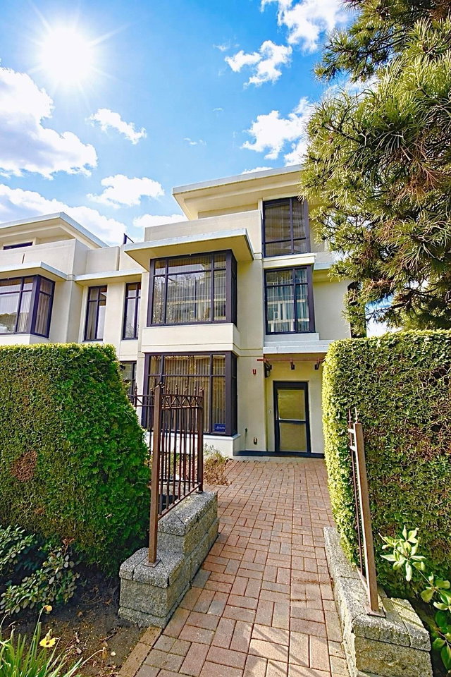 TH13 - 2089 Rosser Avenue