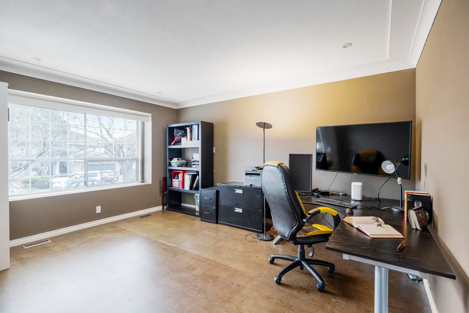 Listing Image 16