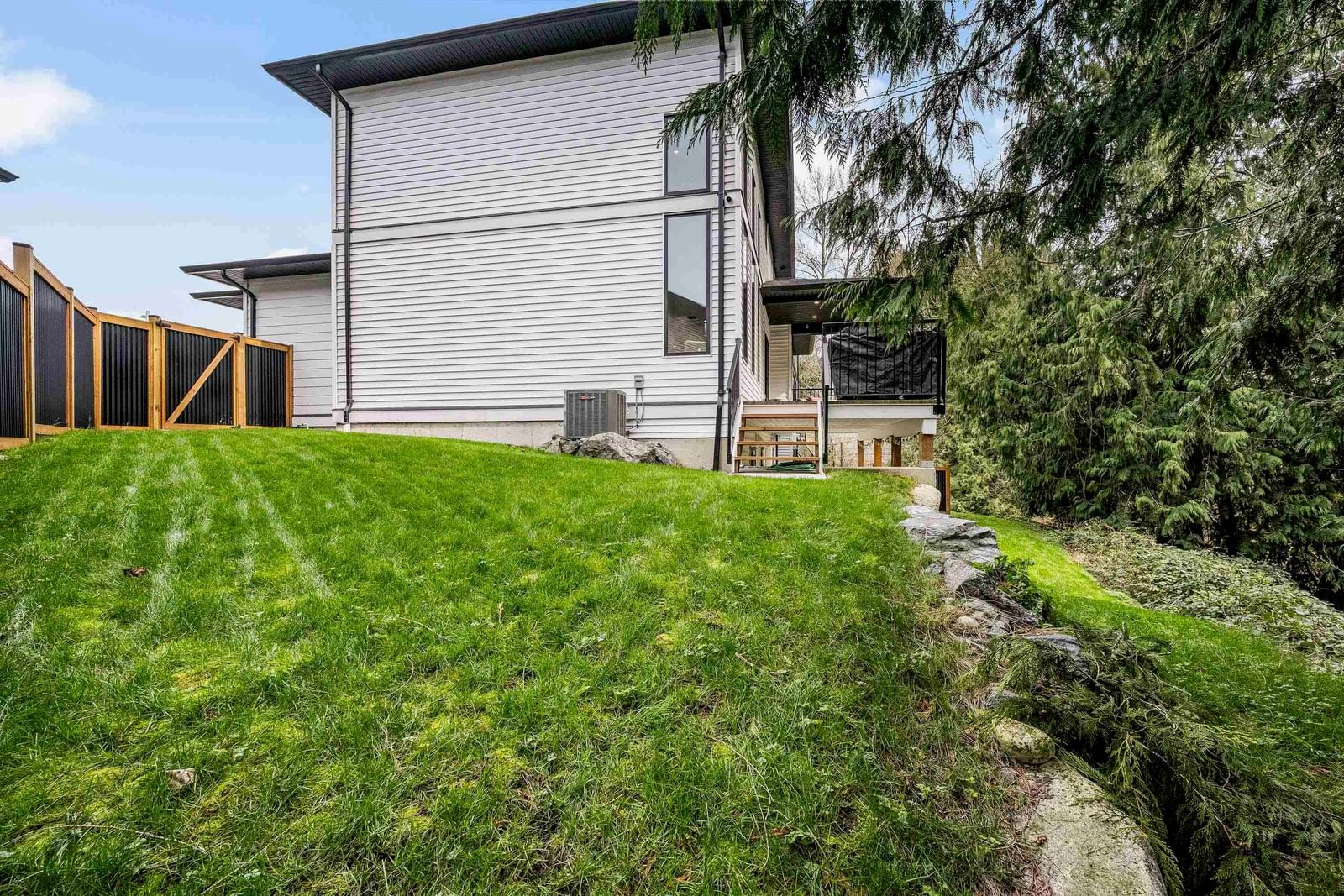 Listing Image 40