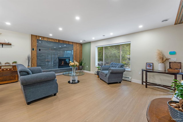 Upper House - 8926 Shepherd Way