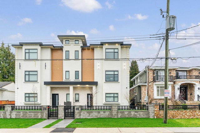 2 - 8464 15th Avenue