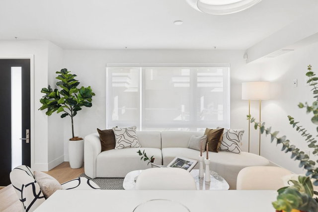 222 - 578 24 Avenue W