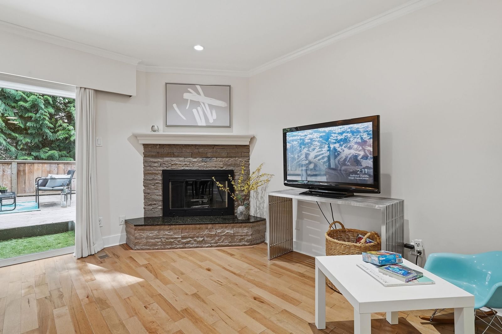 Listing Image 4