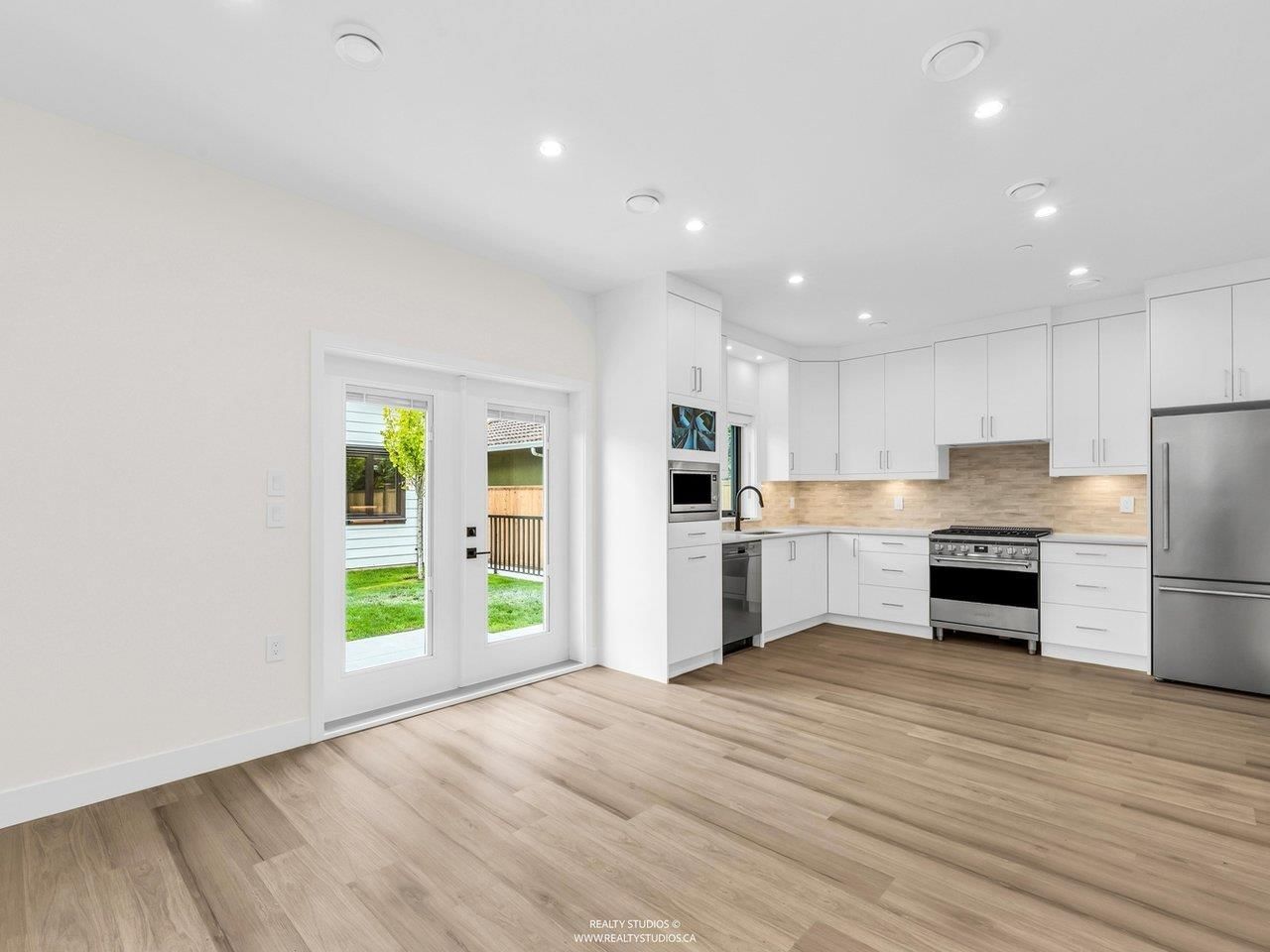 Listing Image 5