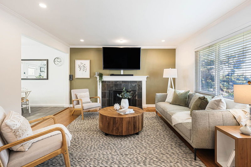 8326 Royal Oak Avenue, Burnaby, V5J 4L2 | Image 2