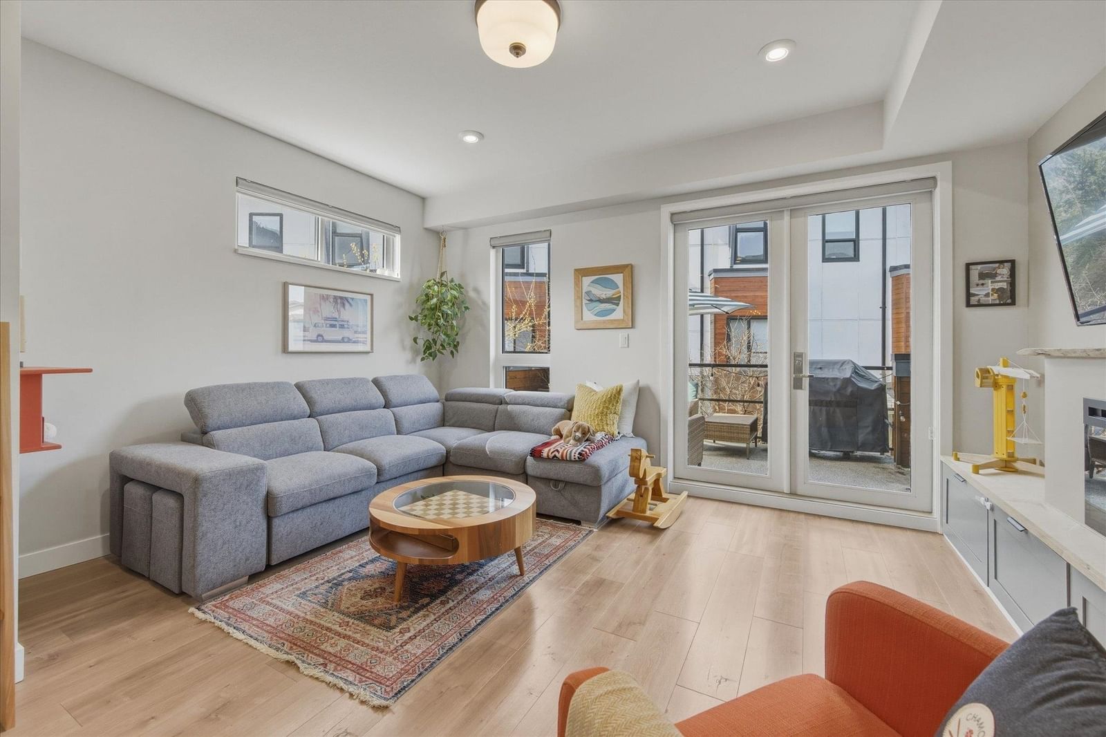 Listing Image 5