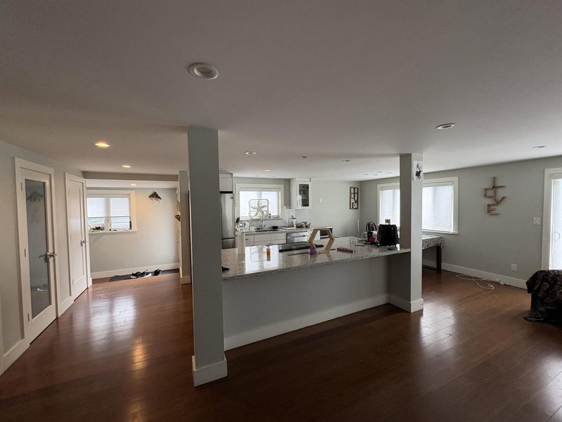 2225 Crystal Court, Abbotsford, V2T 6A7 | Image 3