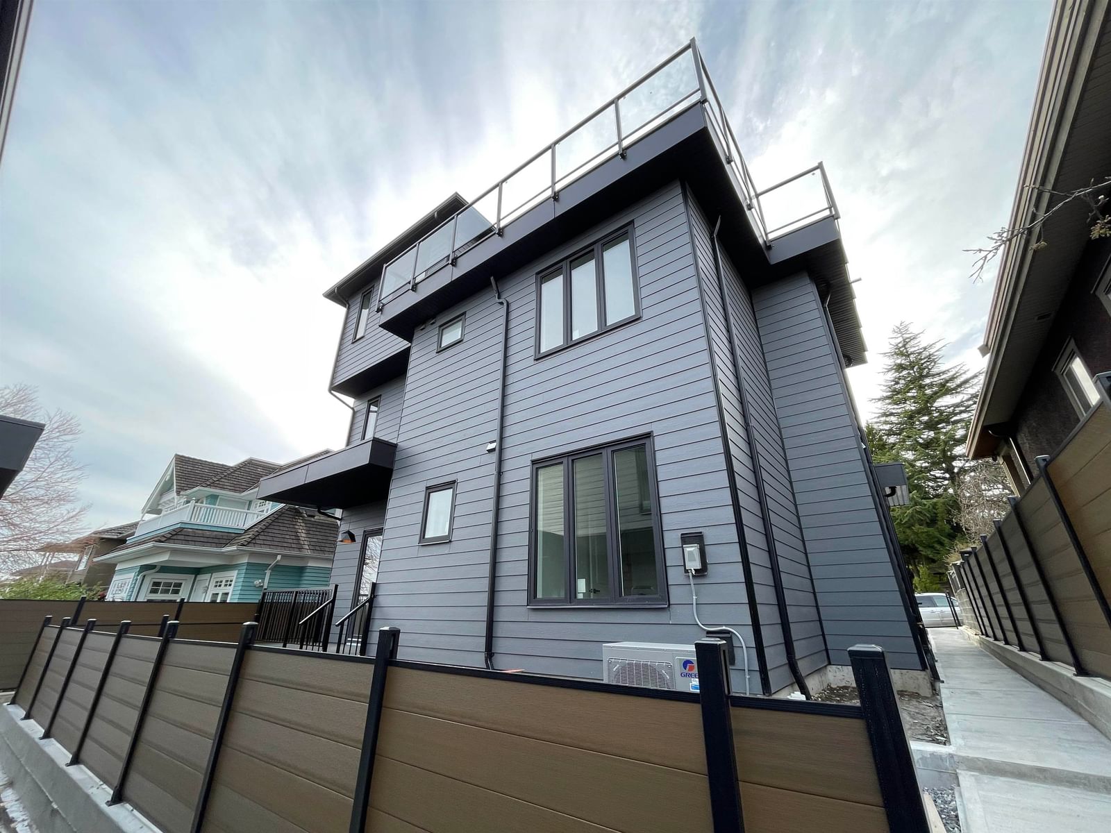 Listing Image 1