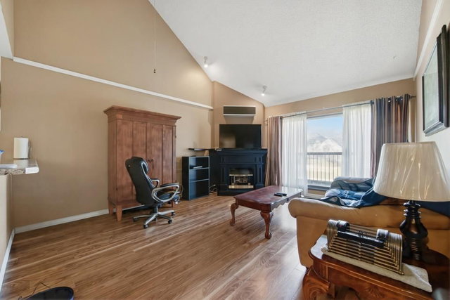 203 - 45875 Cheam Avenue