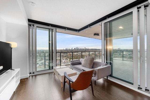 2402 - 4890 Lougheed Highway