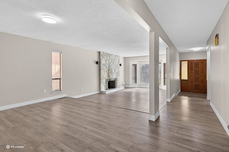 14085 114a Avenue, Surrey, V3R 2N6 | Image 3