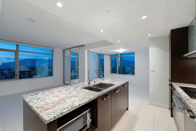 3406 - 1028 Barclay Street