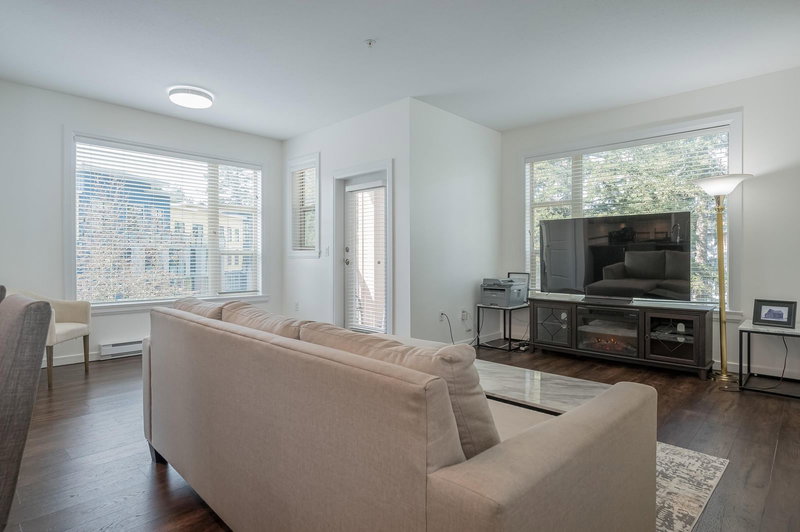 304 - 45530 Market Way, Chilliwack, V2R 0M5 | Image 2