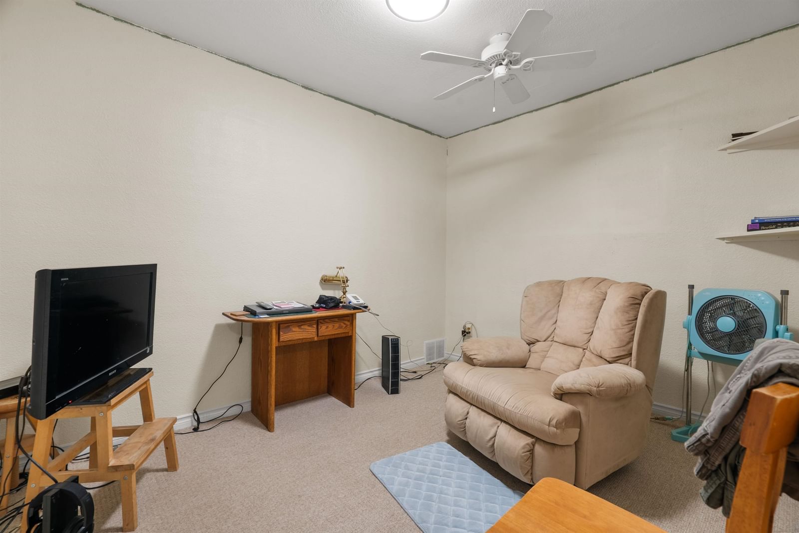 Listing Image 17