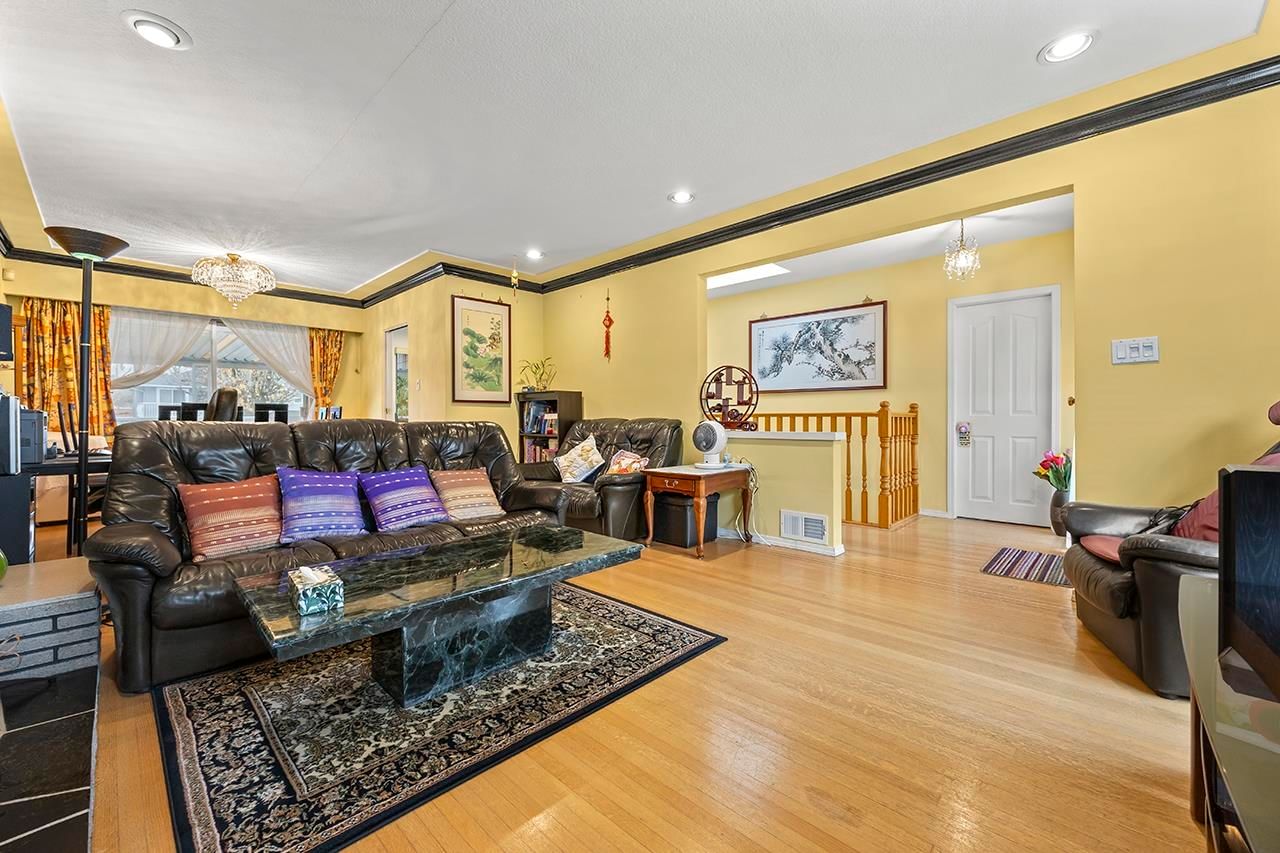 Listing Image 10