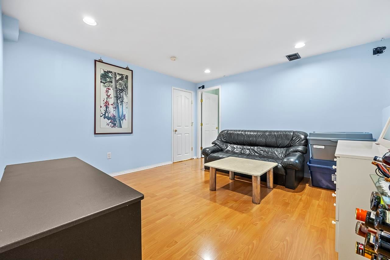 Listing Image 22
