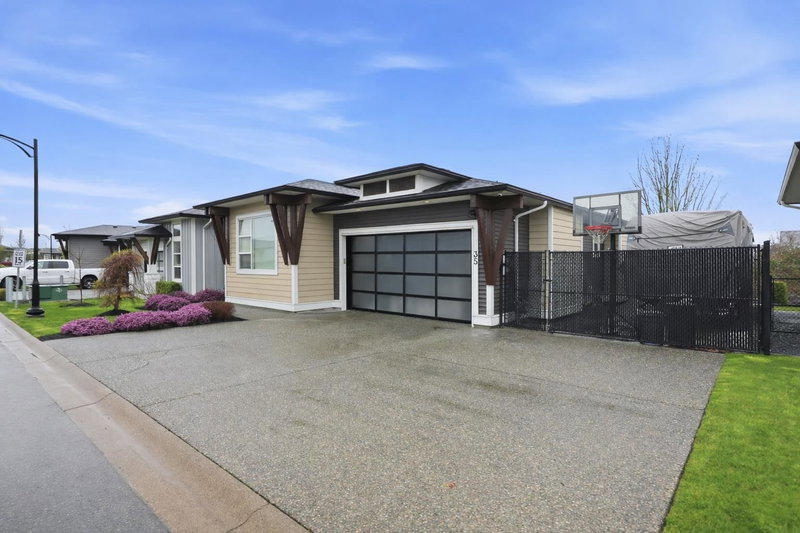 35 - 46213 Hakweles Road, Chilliwack, V4Z 0C6 | Image 2