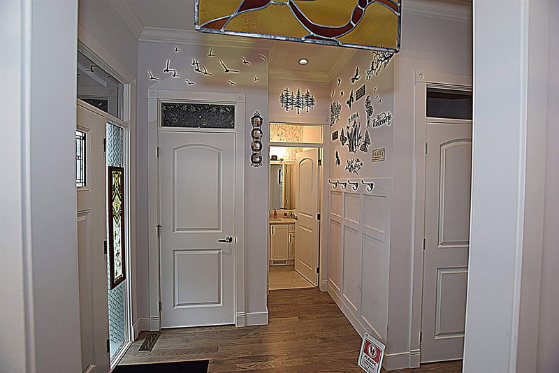 4376 Stephen Leacock Drive, Abbotsford, V3G 0G1 | Image 3