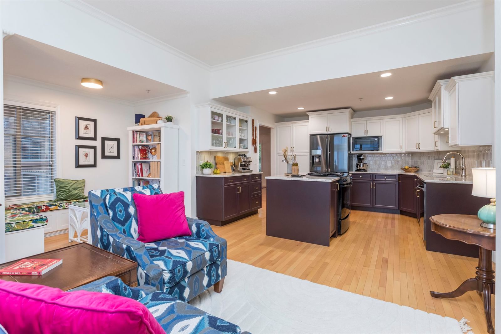 Listing Image 12