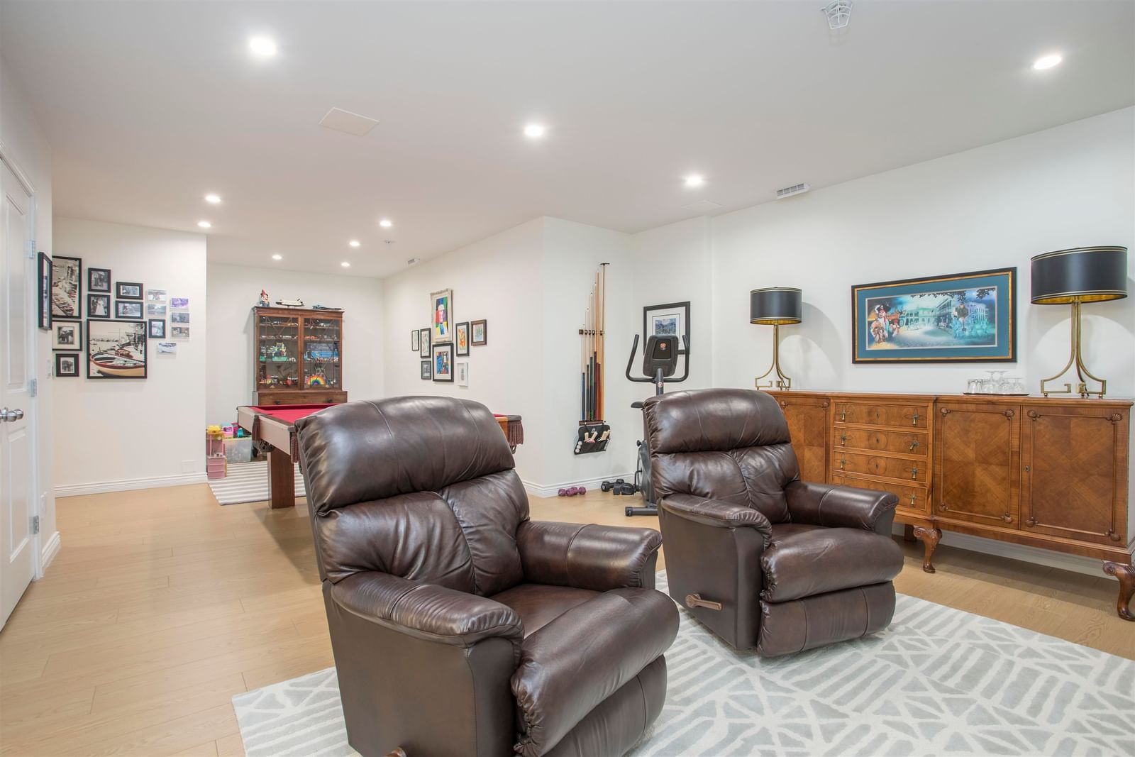 Listing Image 25