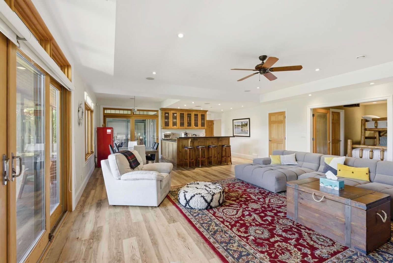 Listing Image 19