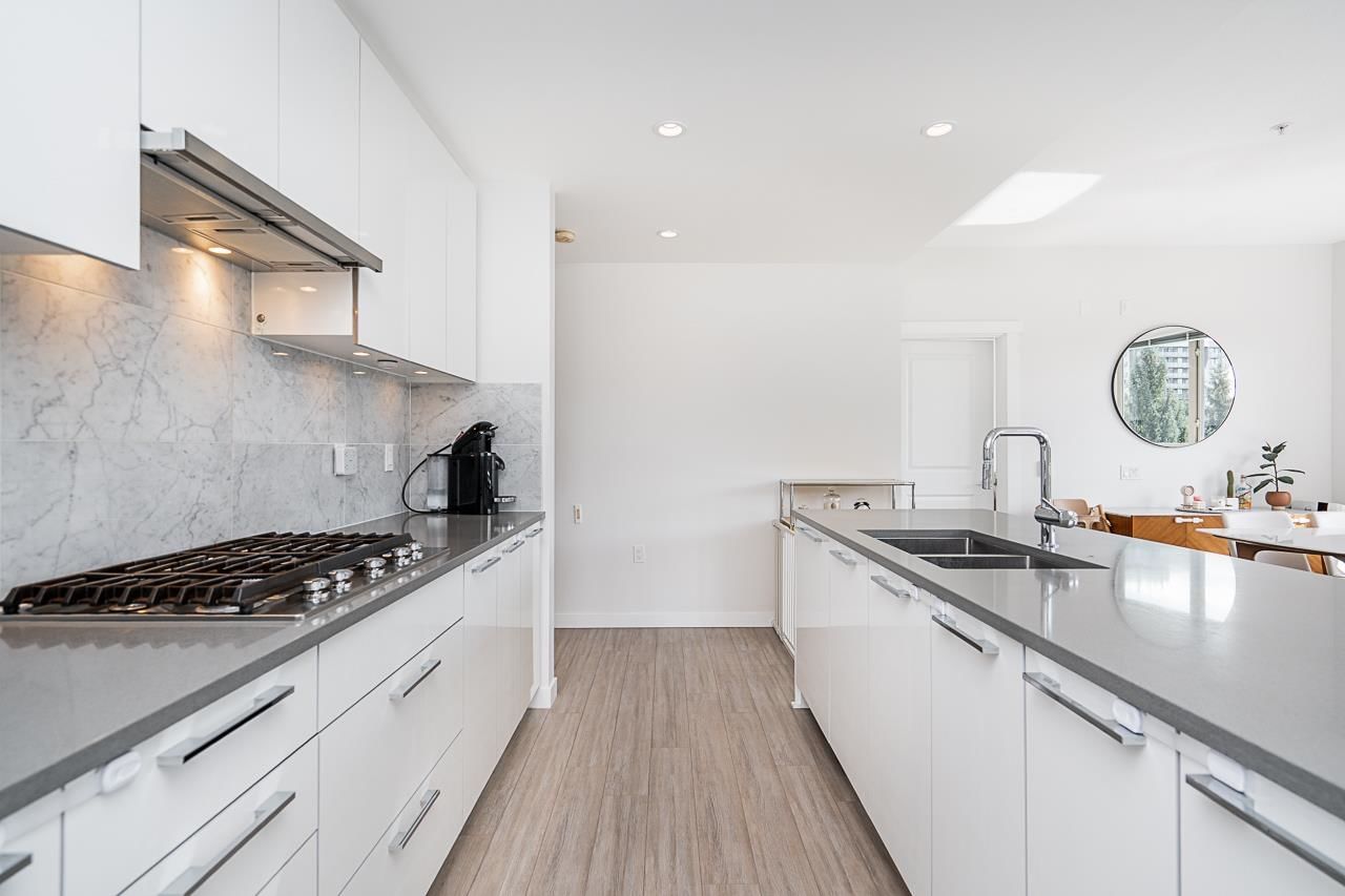 Listing Image 19
