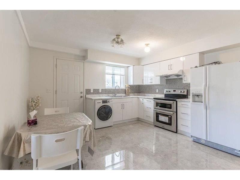 Ground Level - 3850 Fir Street, Burnaby, V5G 2A7 | Image 3