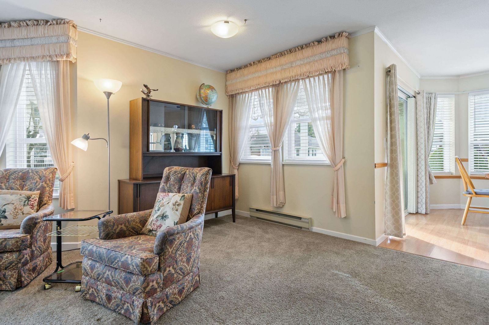 Listing Image 12