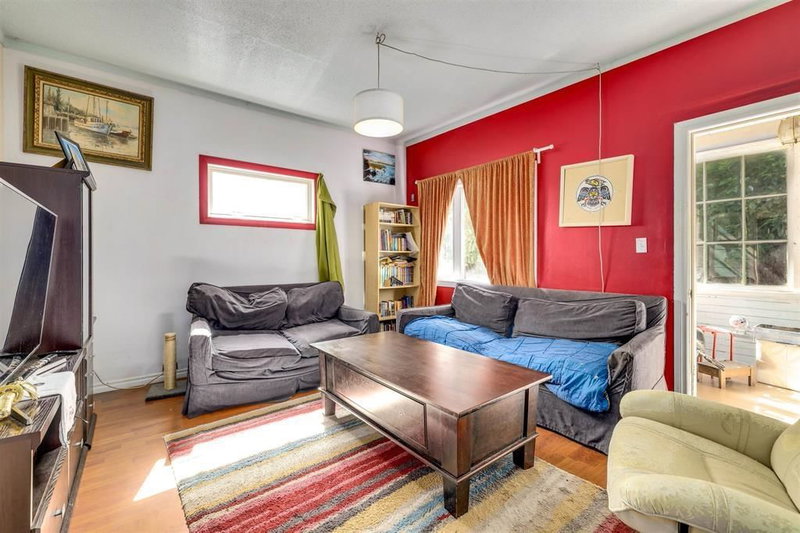 112 Tenth Avenue, New Westminster, V3L 2B1 | Image 3