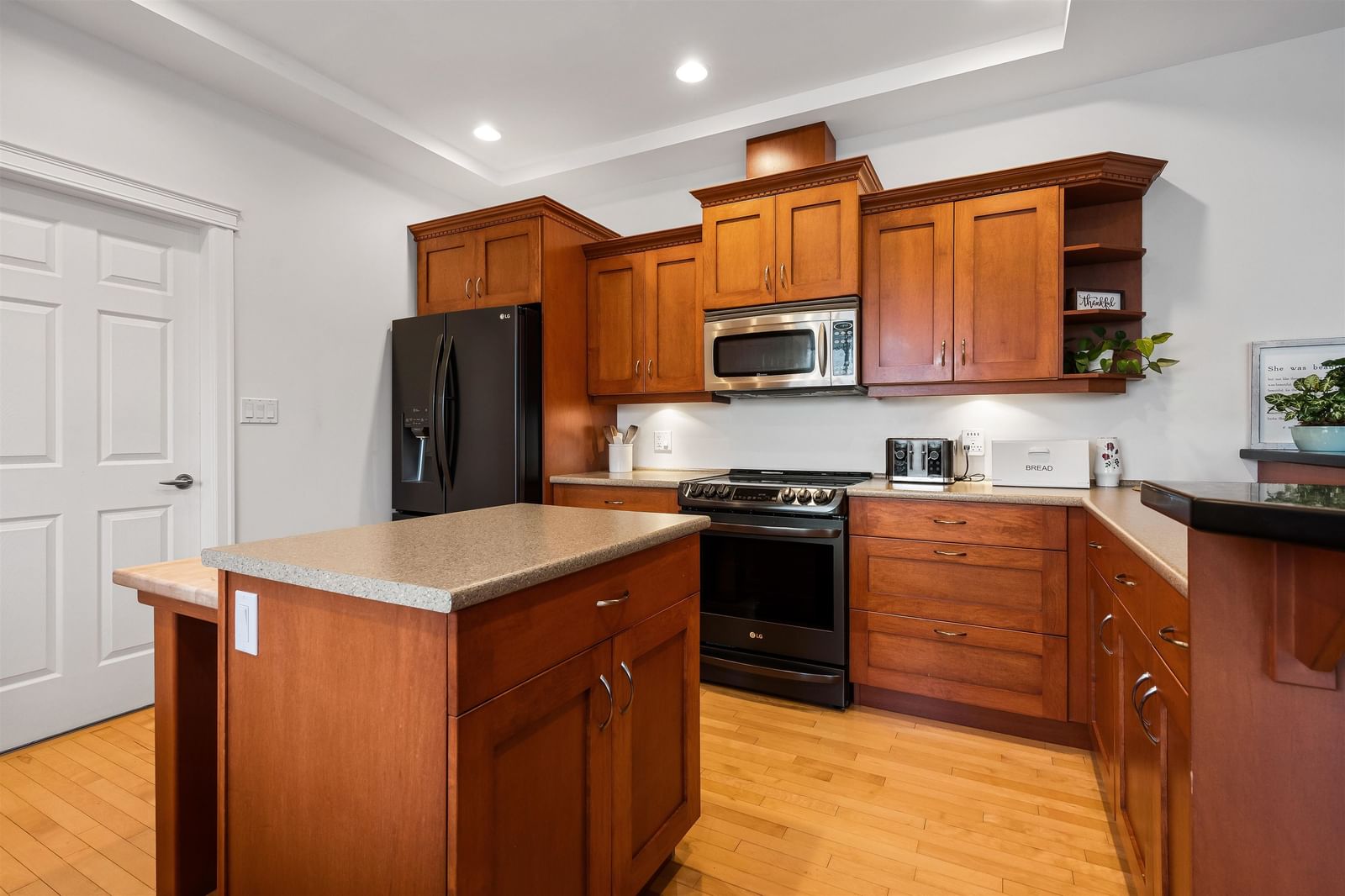Listing Image 15