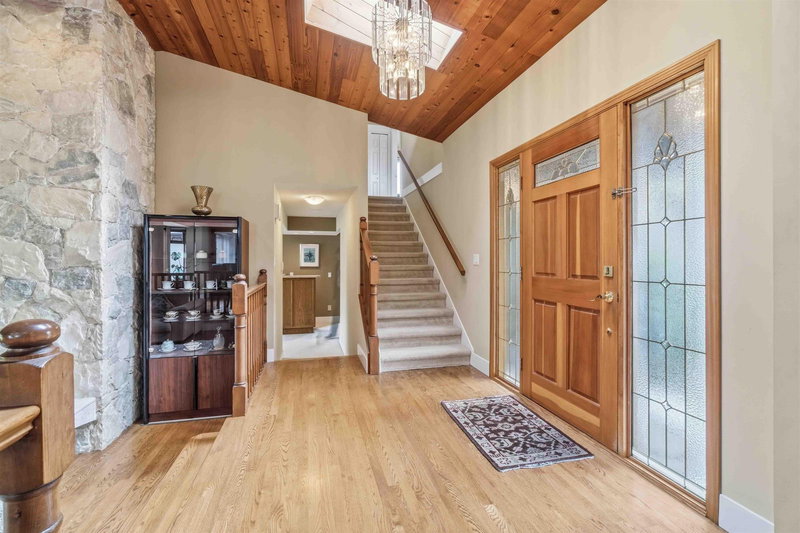 5541 Gilpin Street, Burnaby, V5G 2H8 | Image 2