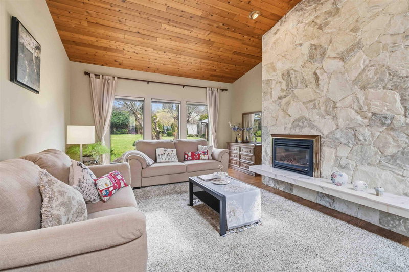 5541 Gilpin Street, Burnaby, V5G 2H8 | Image 3