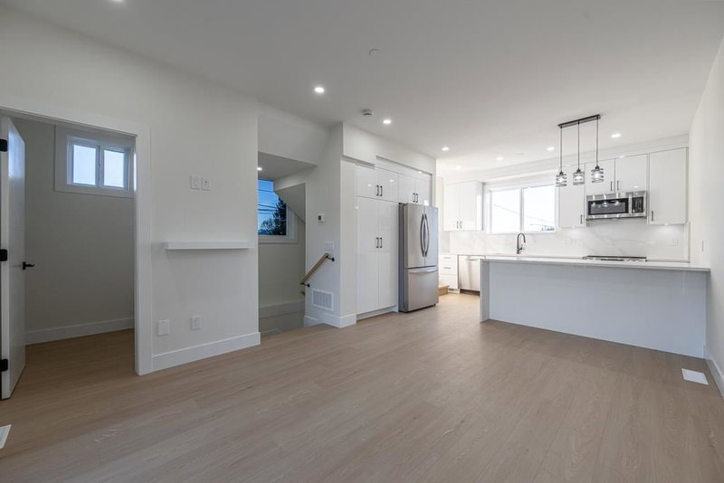 B - 7533 Wren Street, Mission, V2V 3C1 | Image 2