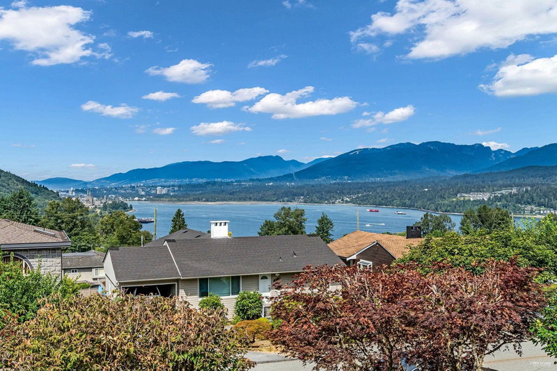 7238 Braeside Drive, Burnaby, V5A 1E8 | Image 3
