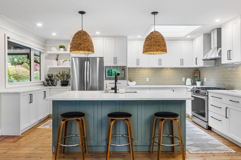 14015 Marine Drive, White Rock, V4B 1A6 | Image 2