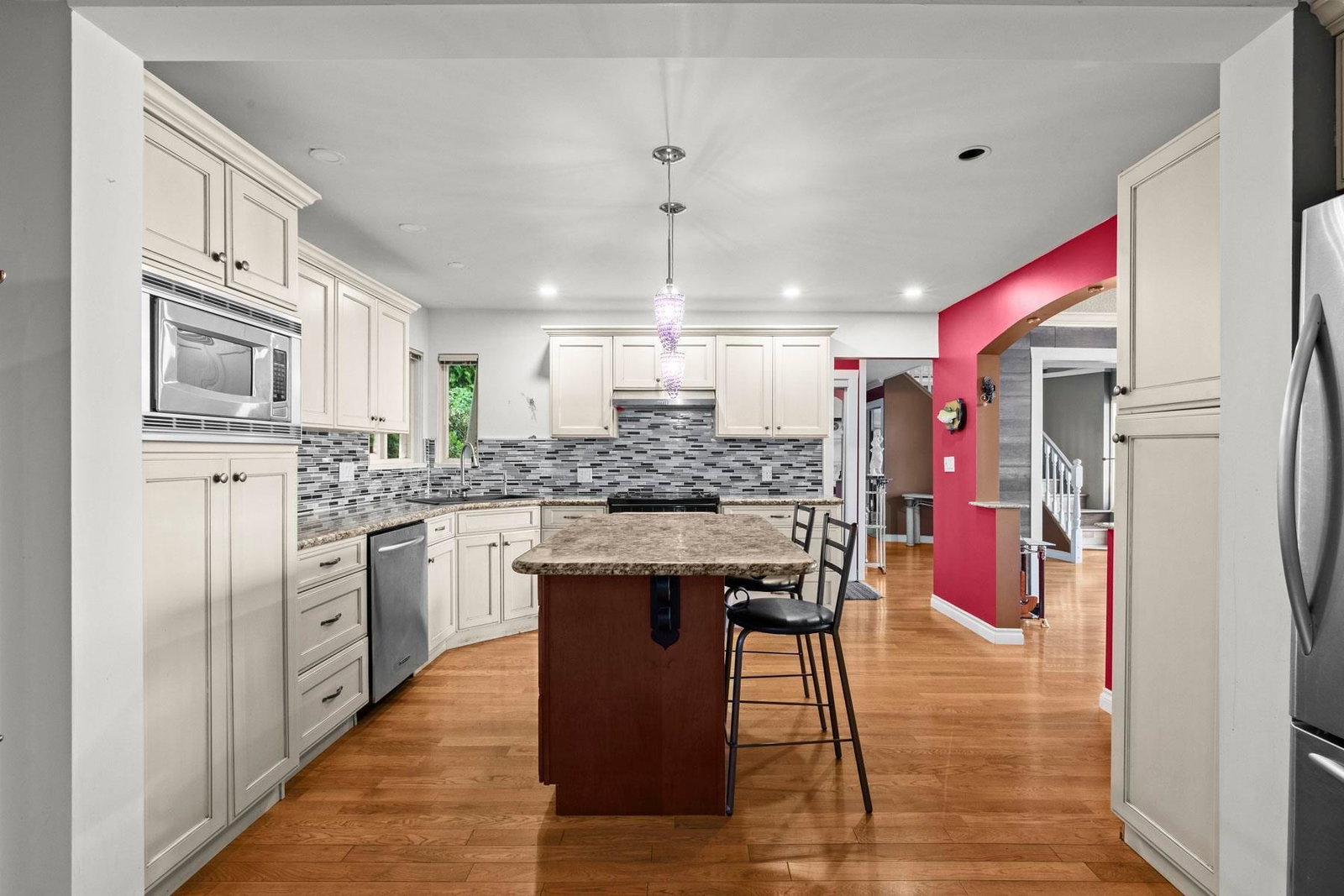 Listing Image 11
