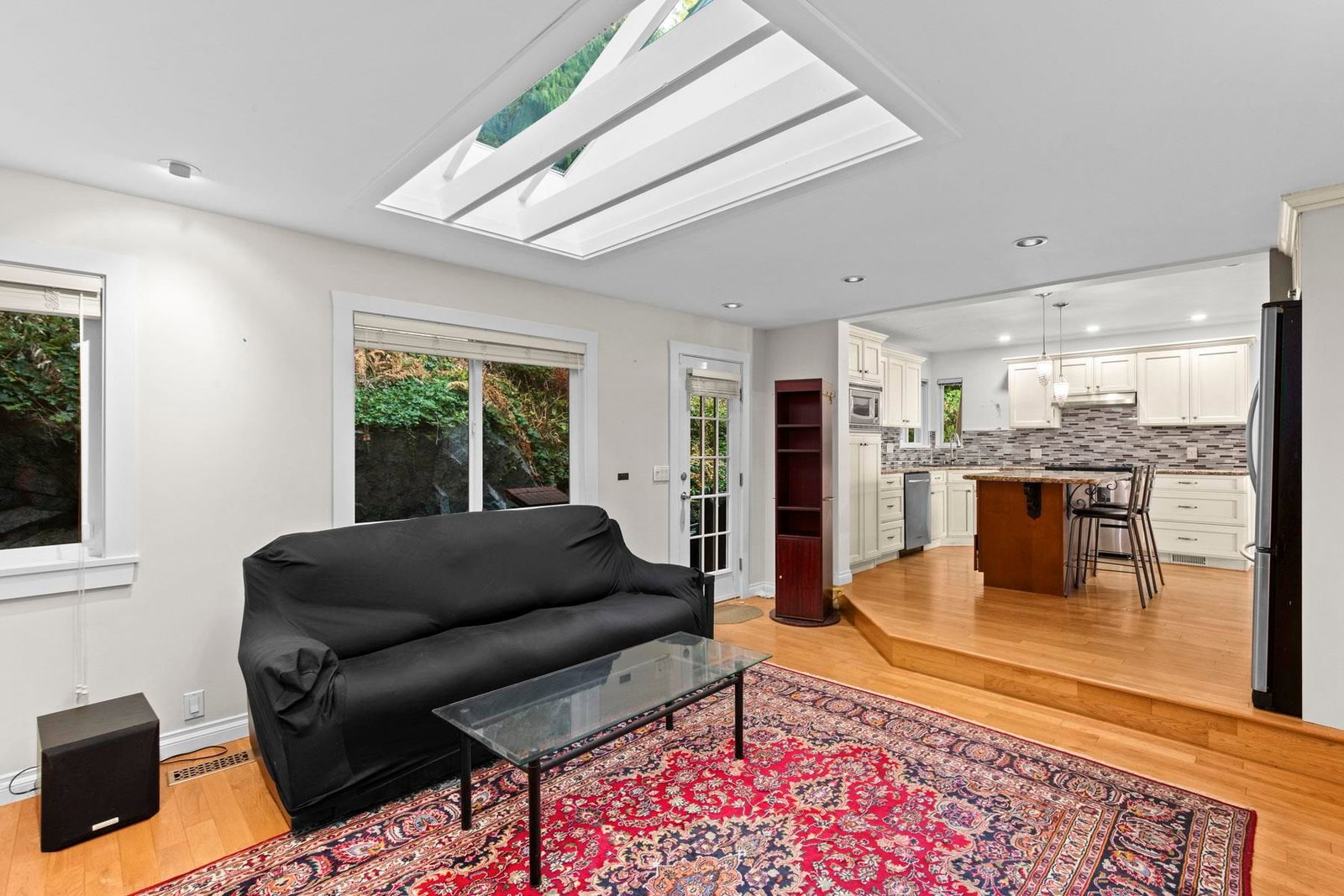 Listing Image 5