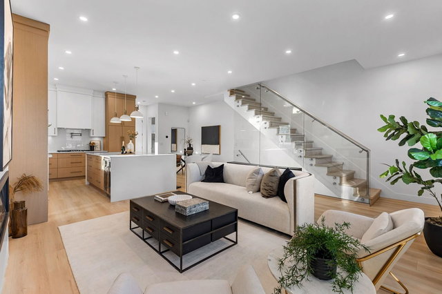 4 - 1536 Duthie Avenue