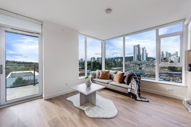 809 - 318 Alderson Avenue