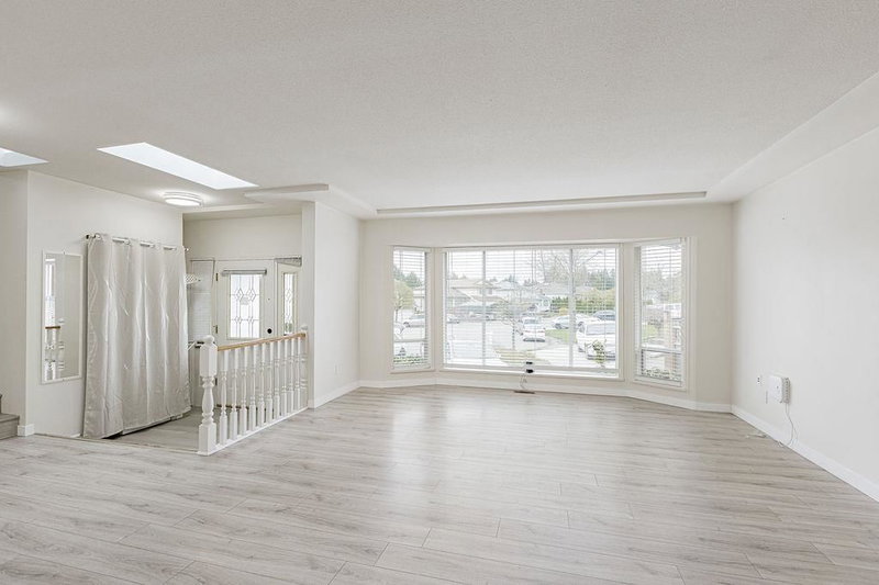 13285 98 Avenue, Surrey, V3T 5N1 | Image 3