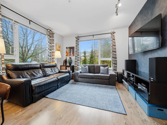 316 - 9250 University High Street