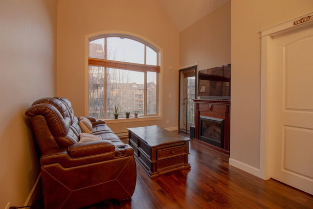 407 - 8328 207a Street
