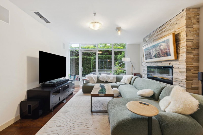TH12 - 1233 Cordova Street W