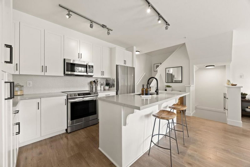 102 - 300 Panorama Place, Port Moody, V3H 5H5 | Image 2