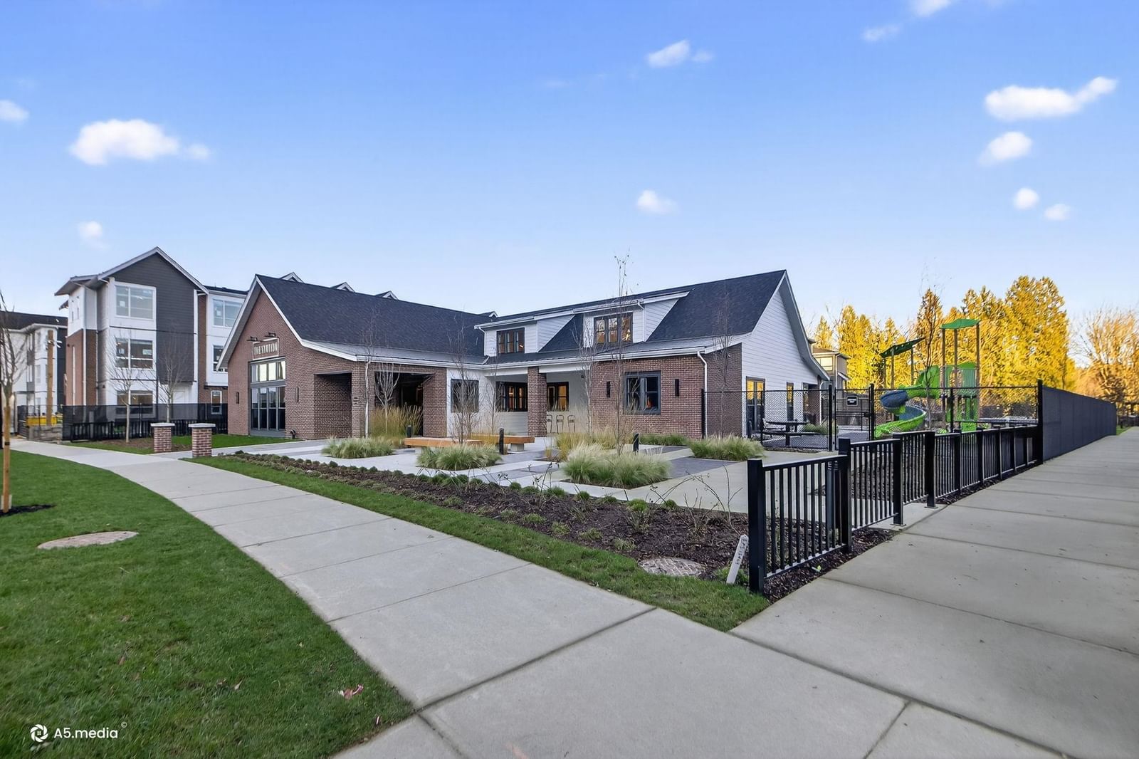 Listing Image 13