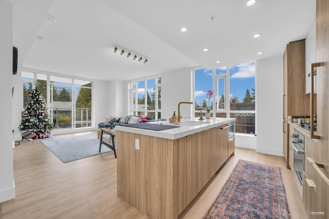 208 - 2385 Emery Court